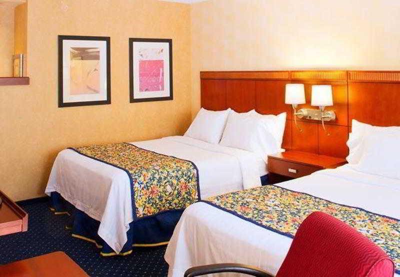 Courtyard Tacoma Downtown Hotel Kamer foto